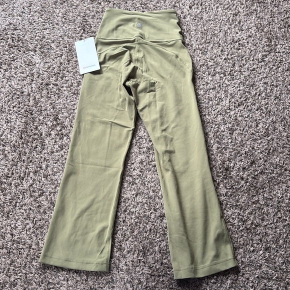 Lululemon NWT Groove Super-High-Rise Crop 23" Bronze Green - Picture 4 of 4